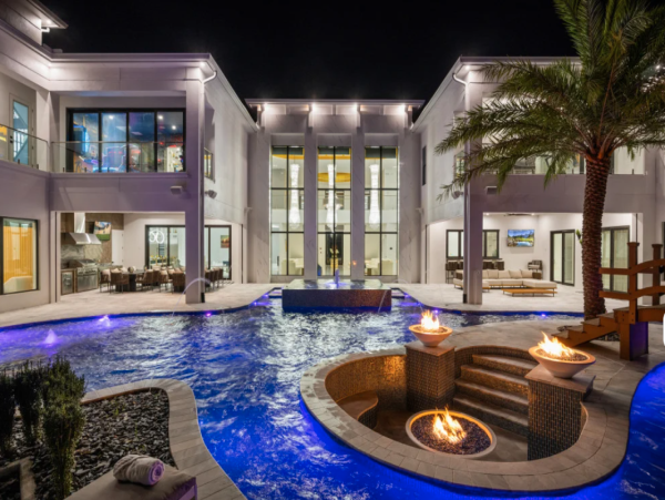 Luxurious 8-Bedroom Vacation Home in Orlando - Private Pool & Resort Amenities